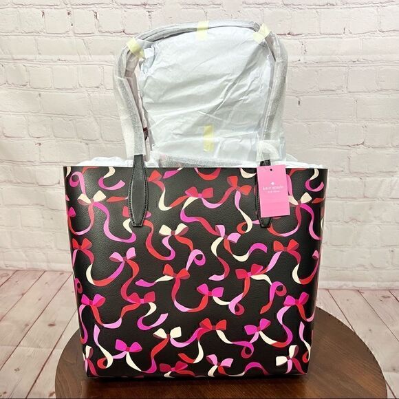 KATE SPADE wrapping party large reversible tote!  Perfect bag for traveling nwt - Picture 12 of 14